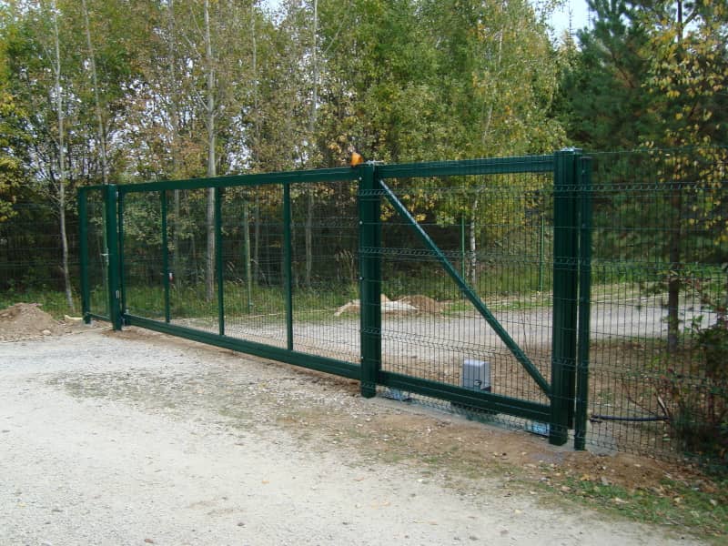 Сетчатый забор DoorHan в Черкесске с установкой