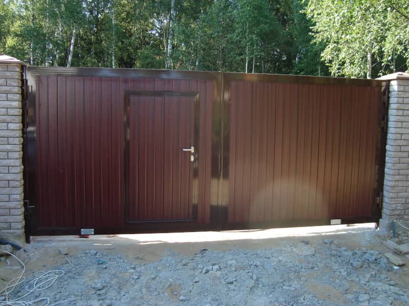 Уличные ворота DoorHan в Черкесске с установкой