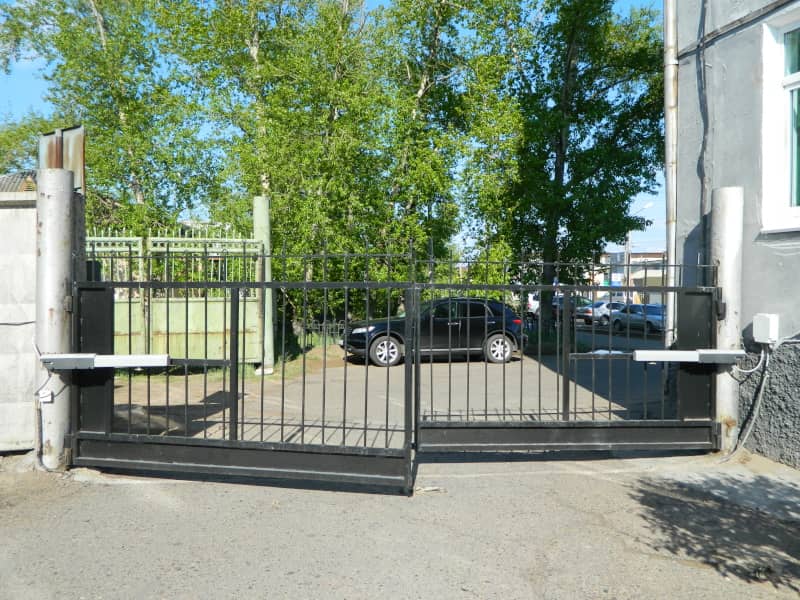Уличные ворота DoorHan в Черкесске с установкой